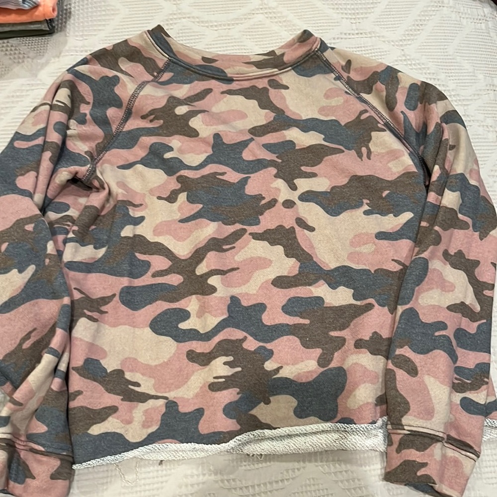 Camo sweatshirt